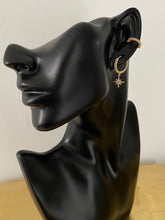 Load image into Gallery viewer, Ear Cuff With Cubic Zirconia