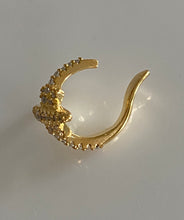 Load image into Gallery viewer, North Star Ear Cuff