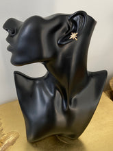 Load image into Gallery viewer, North Star Ear Cuff