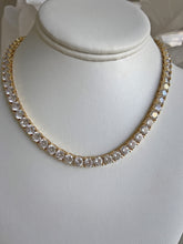 Load image into Gallery viewer, Veronique Statement Necklace