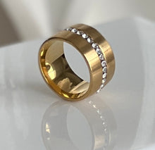 Load image into Gallery viewer, Gold plated sparkly Stainless steel hypoallergenic statement ring cocktail ring
