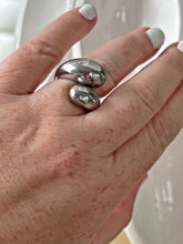 Load image into Gallery viewer, Stainless steel hypoallergenic statement ring cocktail ring silver
