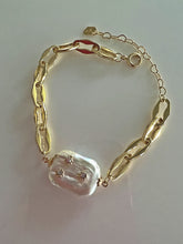 Load image into Gallery viewer, Bianca Bracelet With Natural Fresh Water Pearl
