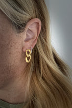 Load image into Gallery viewer, Bluebell Dangle Earrings - Curb Chain Dangle Stud Earrings
