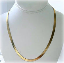 Load image into Gallery viewer, The Nikki Herringbone Necklace
